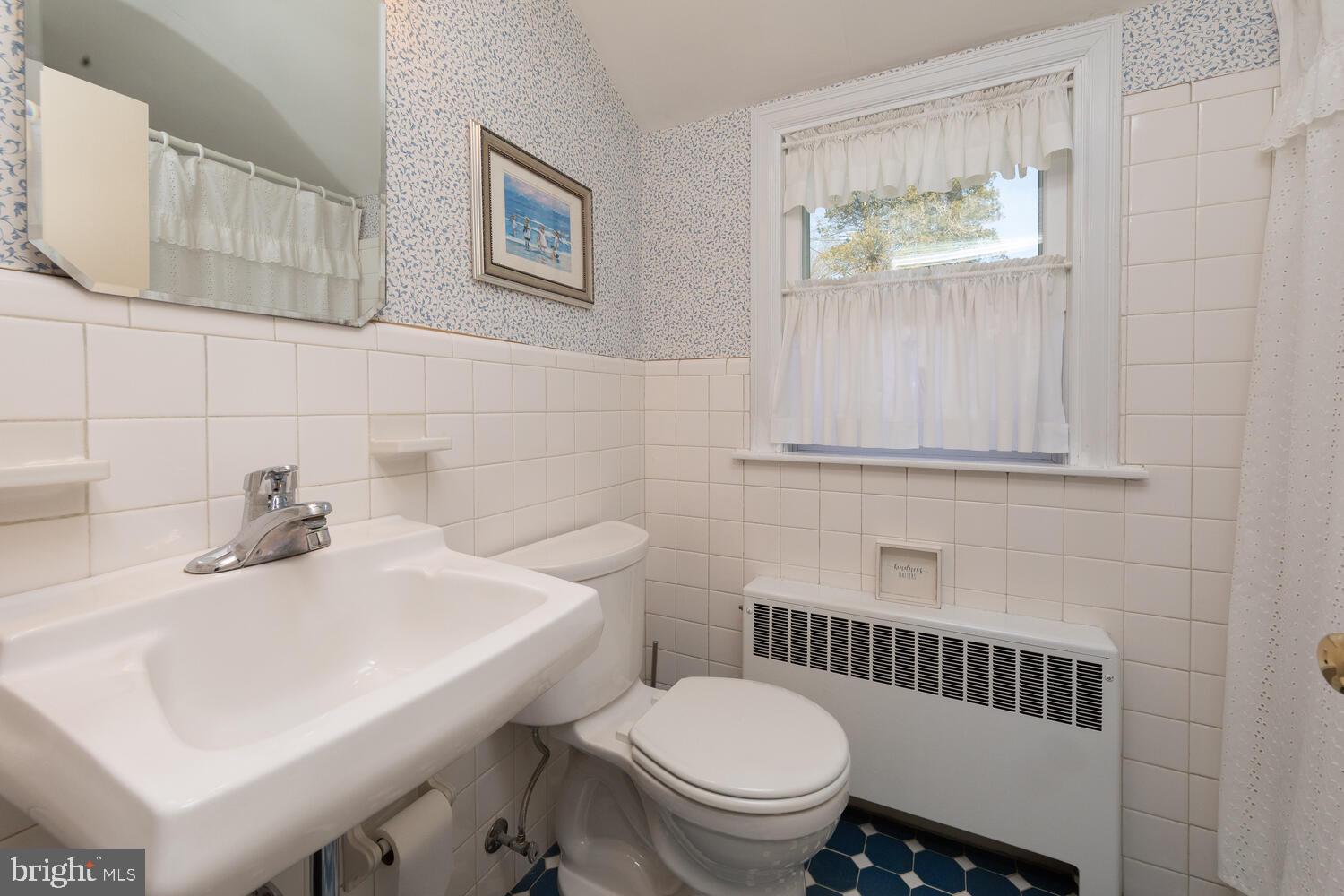 2129 Benezet Road Abington, PA 19001 - Photo 27 of 36 Second floor hall bath