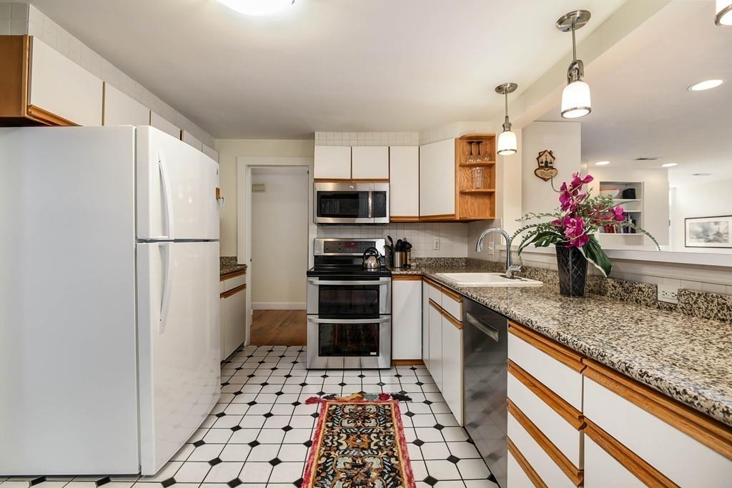 87 Hunnewell Street Needham, MA 02494 - Photo 18 of 41 Gallery Image 18