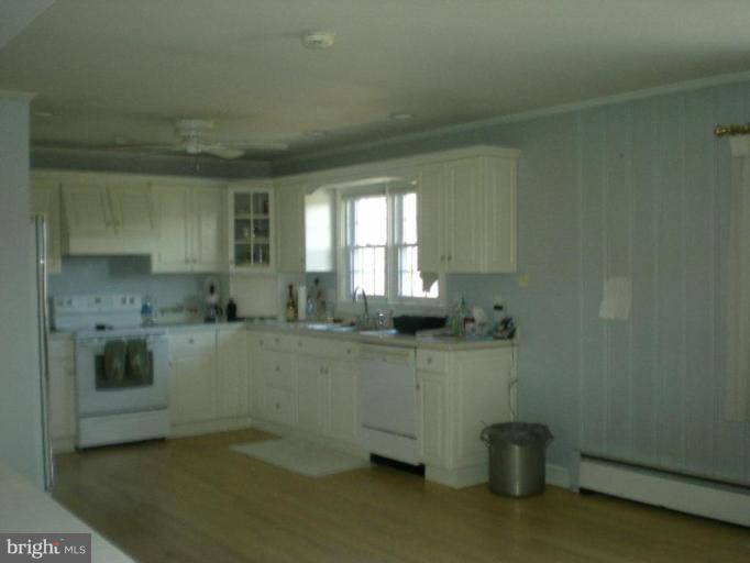 657 Cattail Run Road Charles Town, WV 25414 - Photo 17 of 30 Kitchen