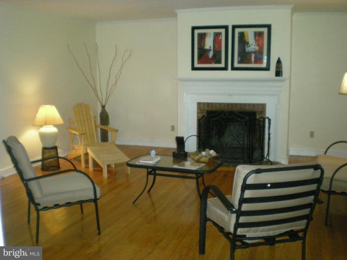 657 Cattail Run Road Charles Town, WV 25414 - Photo 21 of 30 Living Room