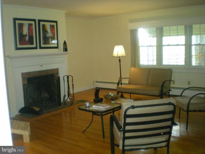 657 Cattail Run Road Charles Town, WV 25414 - Photo 22 of 30 Living Room #2