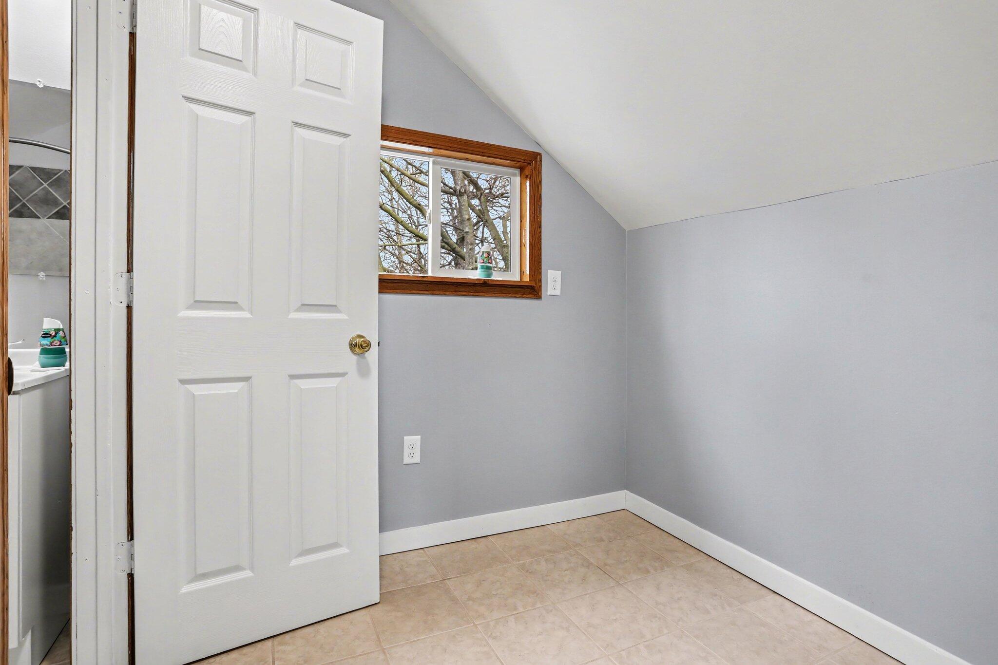 1204 March Street Kalamazoo, MI 49001 - Photo 21 of 30 015_file_6500