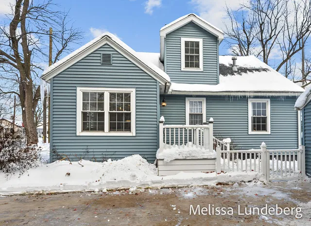 $550,000 | 220 Barber Street, Spring Lake, MI 49456