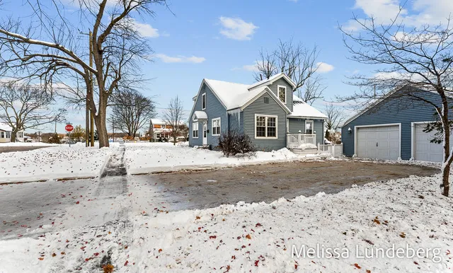$550,000 | 220 Barber Street, Spring Lake, MI 49456