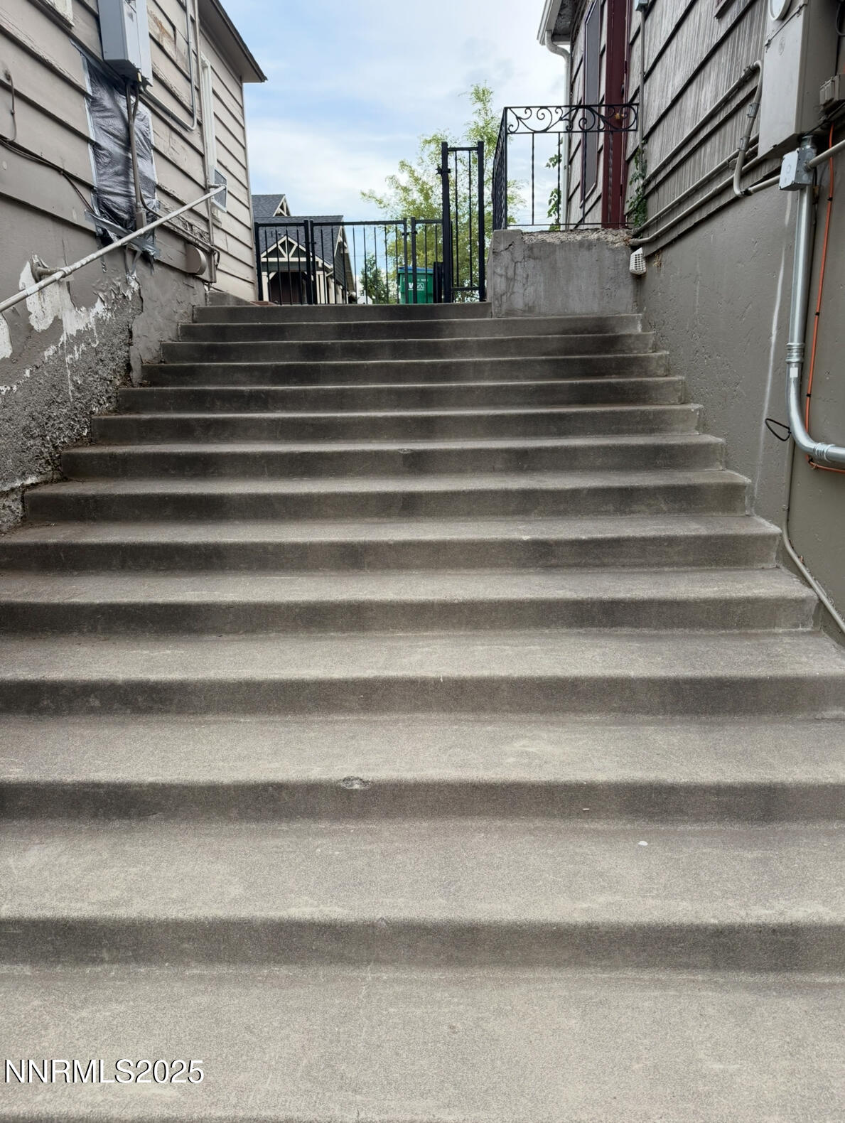 343-347 Mt Rose Street Reno, NV 89509 - Photo 10 of 46 a view of entryway