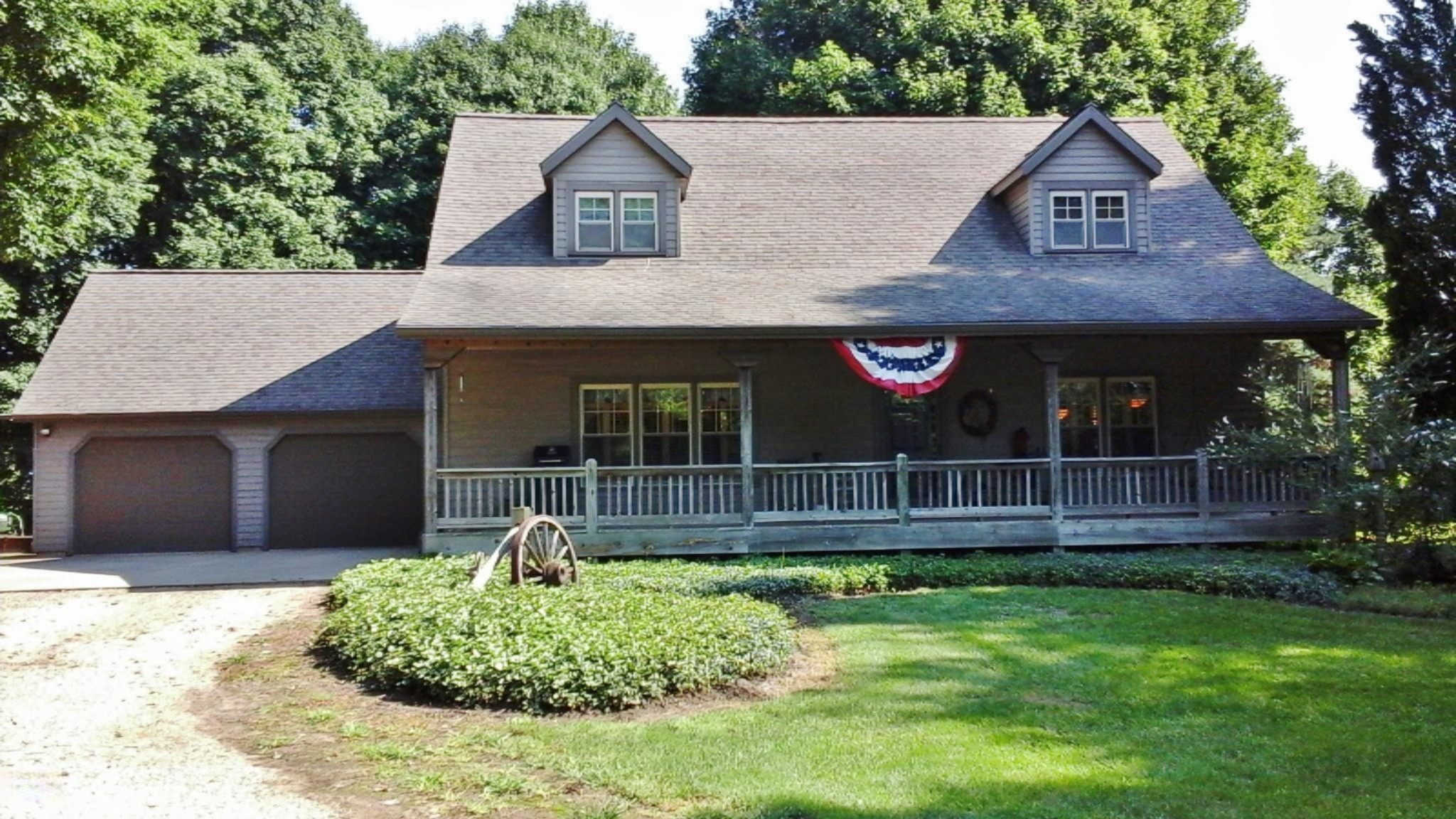 8139 Dan Smith Road Watervliet, MI 49098 - Photo 1 of 94 20160817_111547
