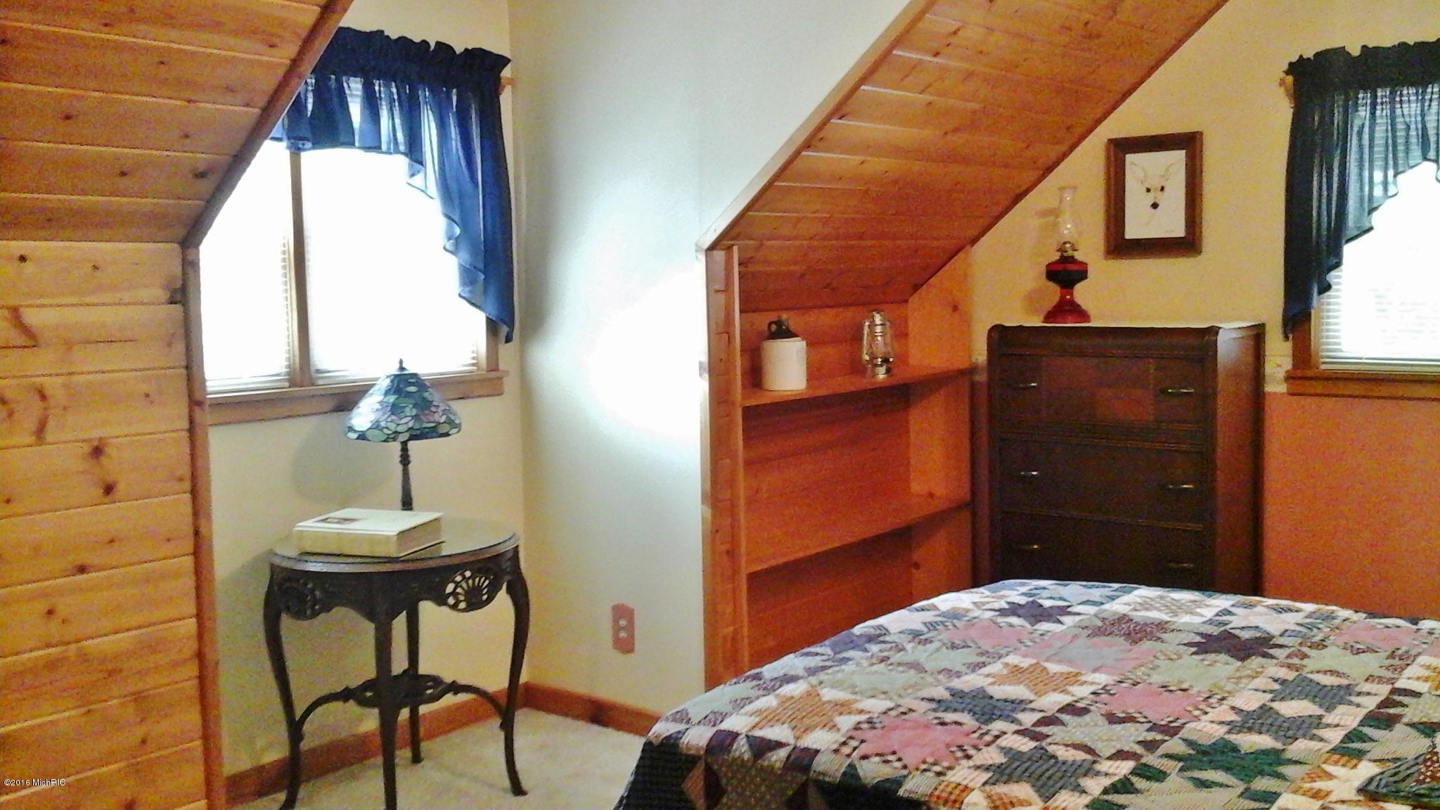 8139 Dan Smith Road Watervliet, MI 49098 - Photo 40 of 94 20160817_115605