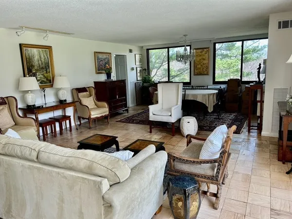 $3,700 | 40 Village Road, Unit 309, Middleton, MA 01949