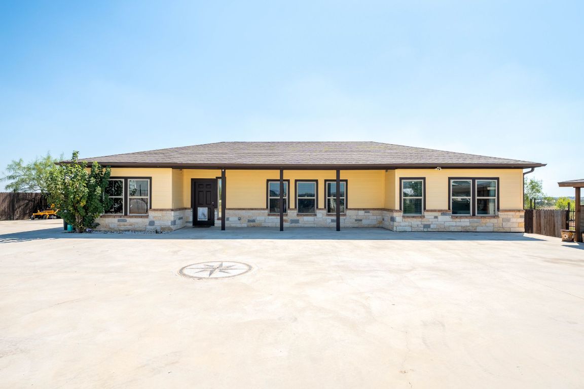 749 El Rey Drive Kyle, TX 78640 - Photo 5 of 40 front view of house with yard