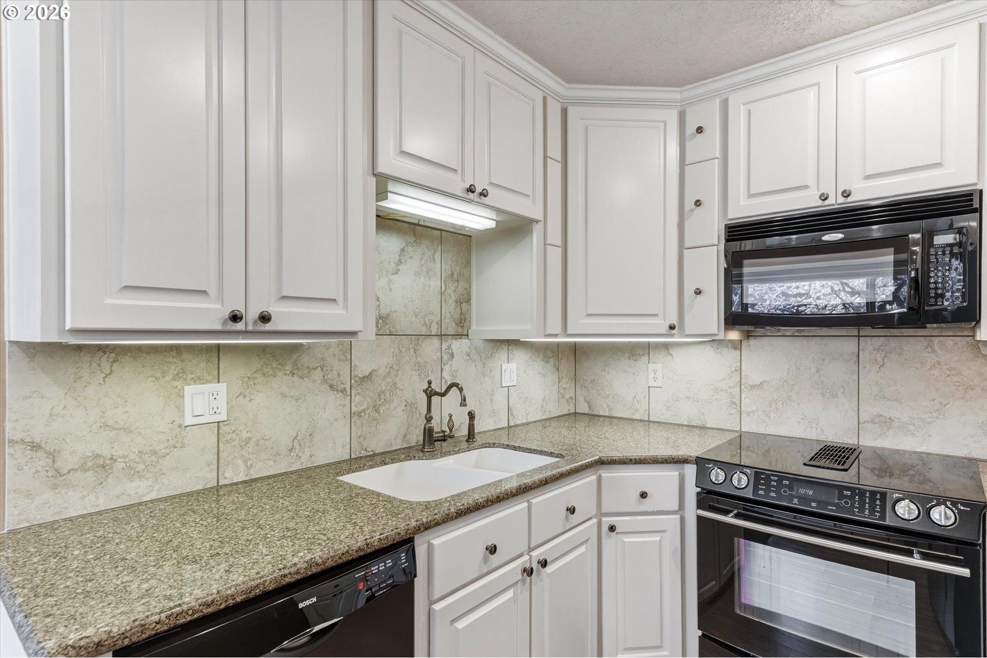 1310 River Road, Unit 9 Longview, WA 98632 - Photo 7 of 35 Gallery Image 7
