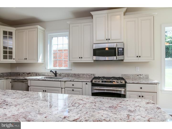 324 Kenmore Road Havertown, PA 19083 - Photo 5 of 24