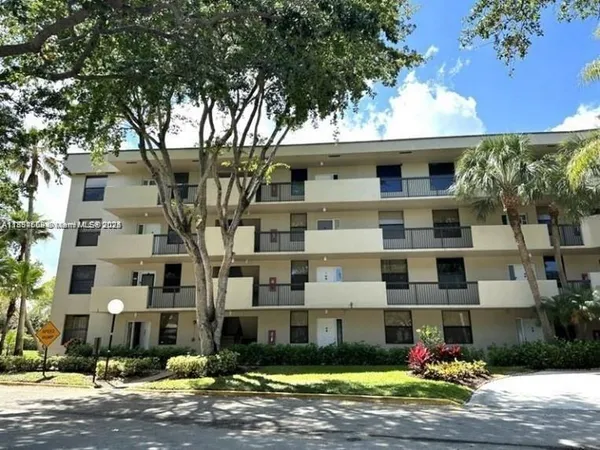 $2,100 | 3150 Northwest 42nd Avenue, Unit E401, Coconut Creek, FL 33066