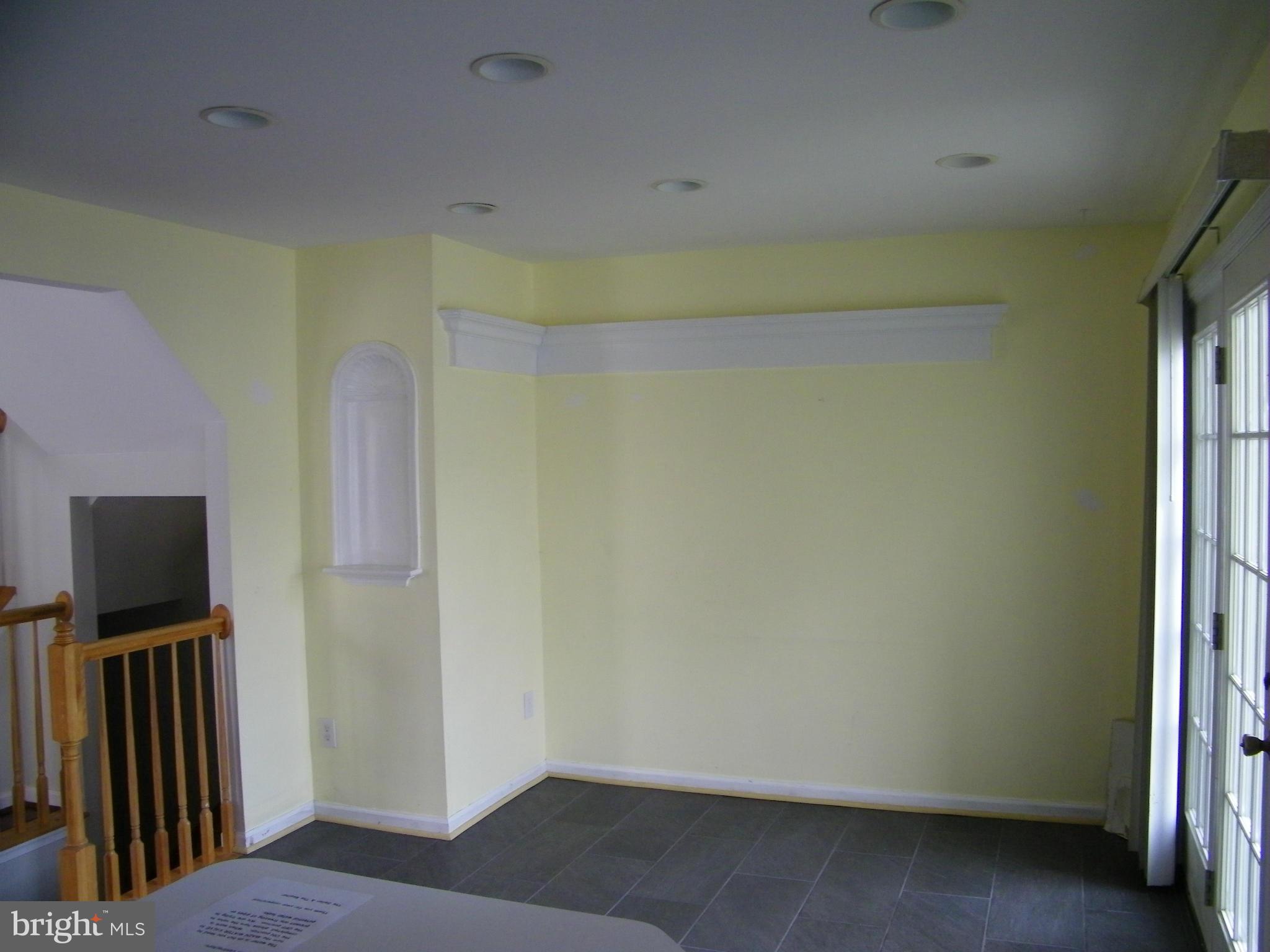 19958 Fieldgrass Square Ashburn, VA 20147 - Photo 3 of 14 Kitchen Breakfast Area