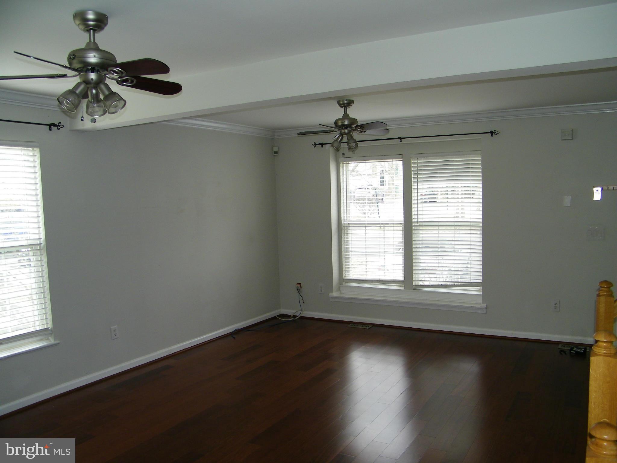 19958 Fieldgrass Square Ashburn, VA 20147 - Photo 6 of 14 Living Room