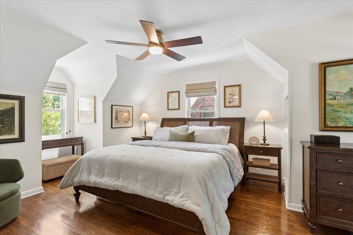 496 Longcommon Road Riverside, IL 60546 - Photo 13 of 24 Gallery Image 13