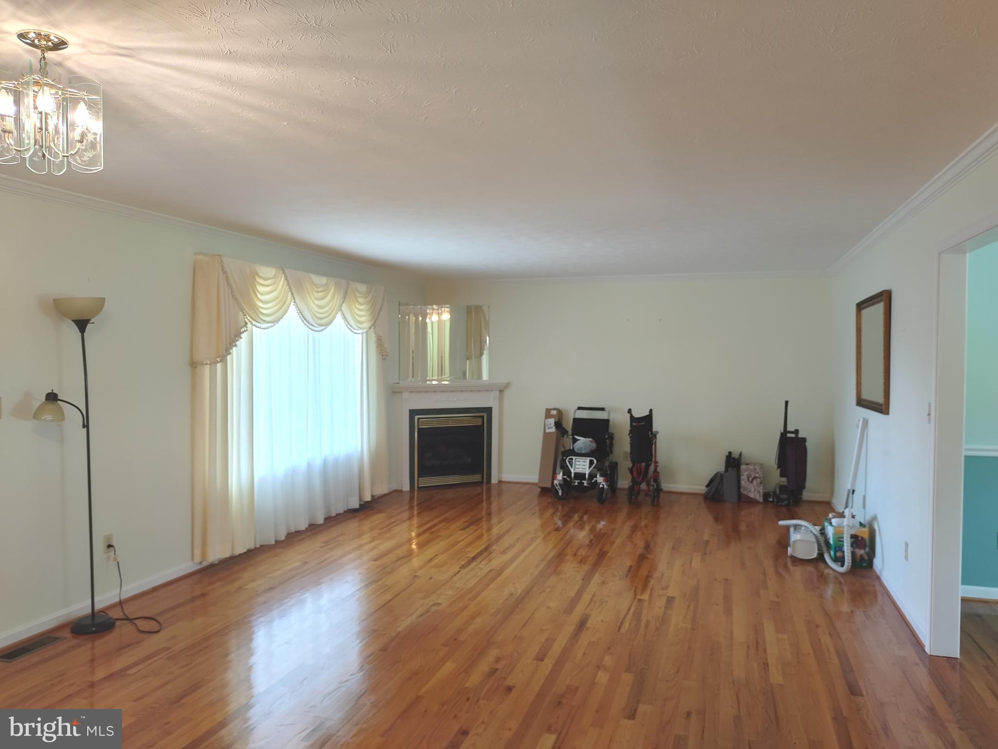 980 Marple Road Winchester, VA 22603 - Photo 42 of 76 Living Room