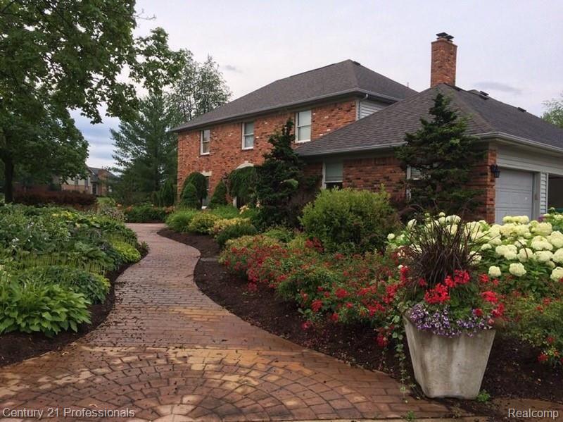 Beautiful Gardens when spring comes. Outstanding Hostas!