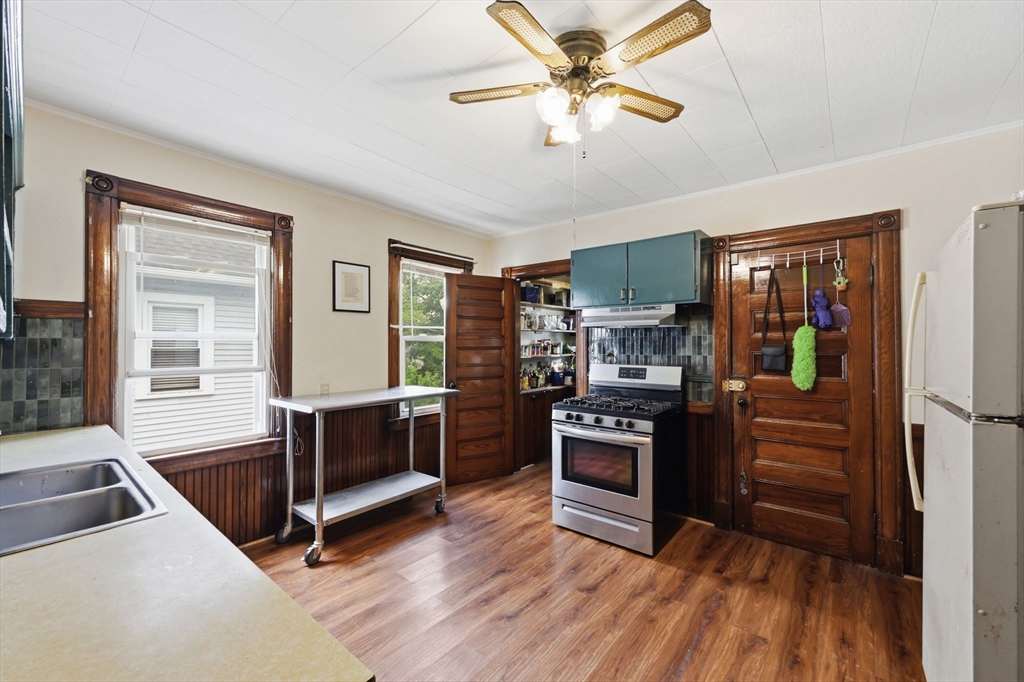 181-183 Northampton Avenue Springfield, MA 01109 - Photo 23 of 40