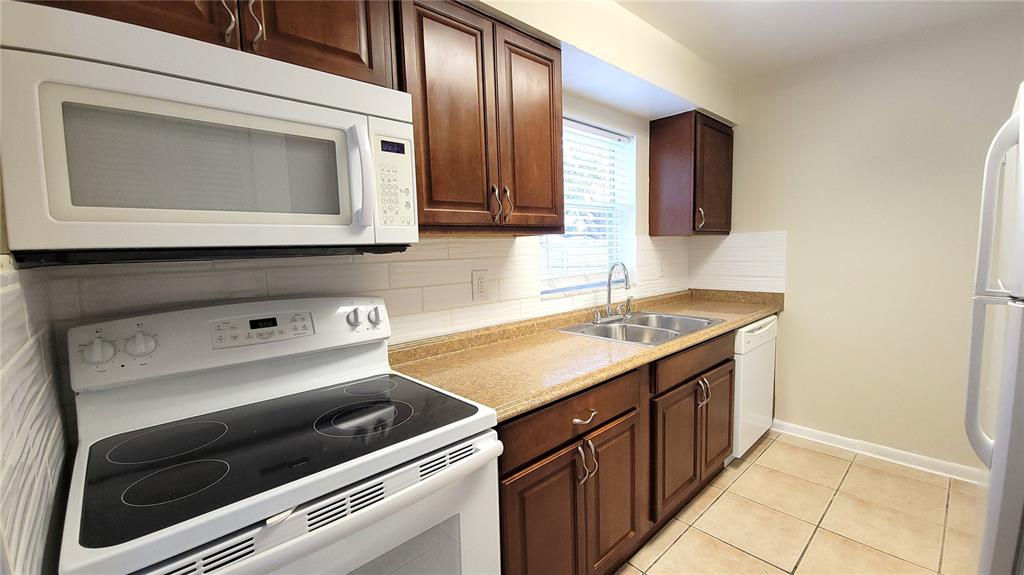 1214 Pilgrim Avenue Deltona, FL 32725 - Photo 16 of 45