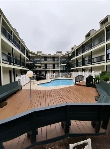 $1,350 | 2330 Edenborn Avenue, Unit 324, Metairie, LA 70001