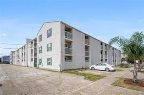 $1,350 | 2330 Edenborn Avenue, Unit 324, Metairie, LA 70001