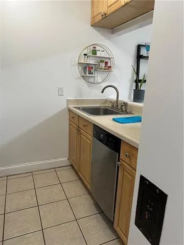 $1,350 | 2330 Edenborn Avenue, Unit 324, Metairie, LA 70001
