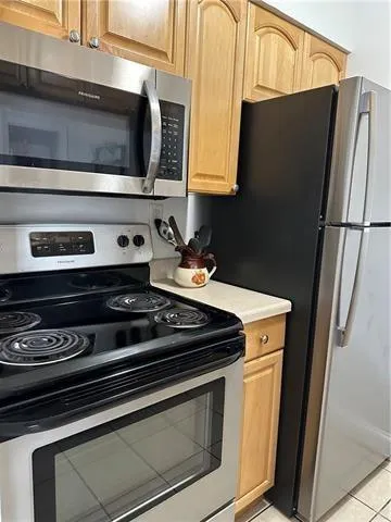 $1,350 | 2330 Edenborn Avenue, Unit 324, Metairie, LA 70001