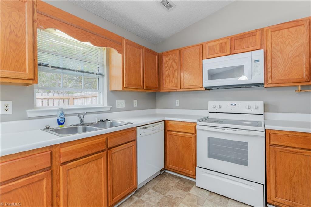 2900 WaterStone Loop High Point, NC 27265 - Photo 11 of 24