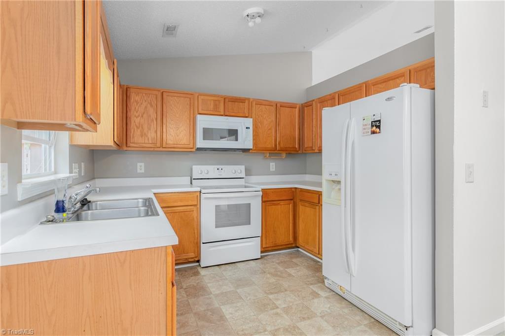 2900 WaterStone Loop High Point, NC 27265 - Photo 10 of 24