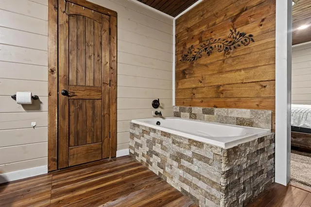 $319,500 | 720 County Road 2220, Ivanhoe, TX 75447