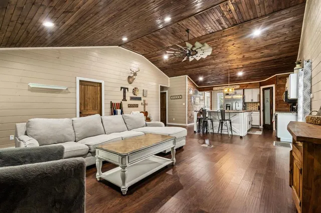 $319,500 | 720 County Road 2220, Ivanhoe, TX 75447