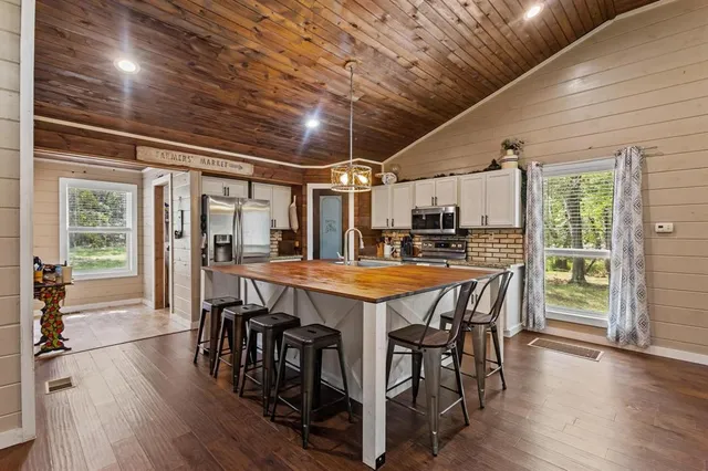 $319,500 | 720 County Road 2220, Ivanhoe, TX 75447