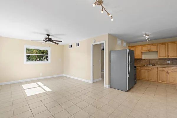 $1,650 | 615 Northeast 7th Avenue, Unit 4, Boynton Beach, FL 33435