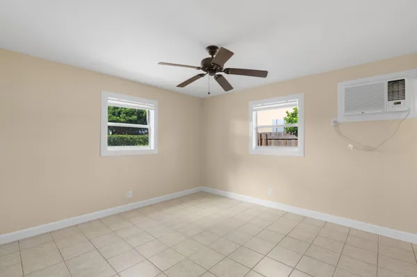 $1,650 | 615 Northeast 7th Avenue, Unit 4, Boynton Beach, FL 33435