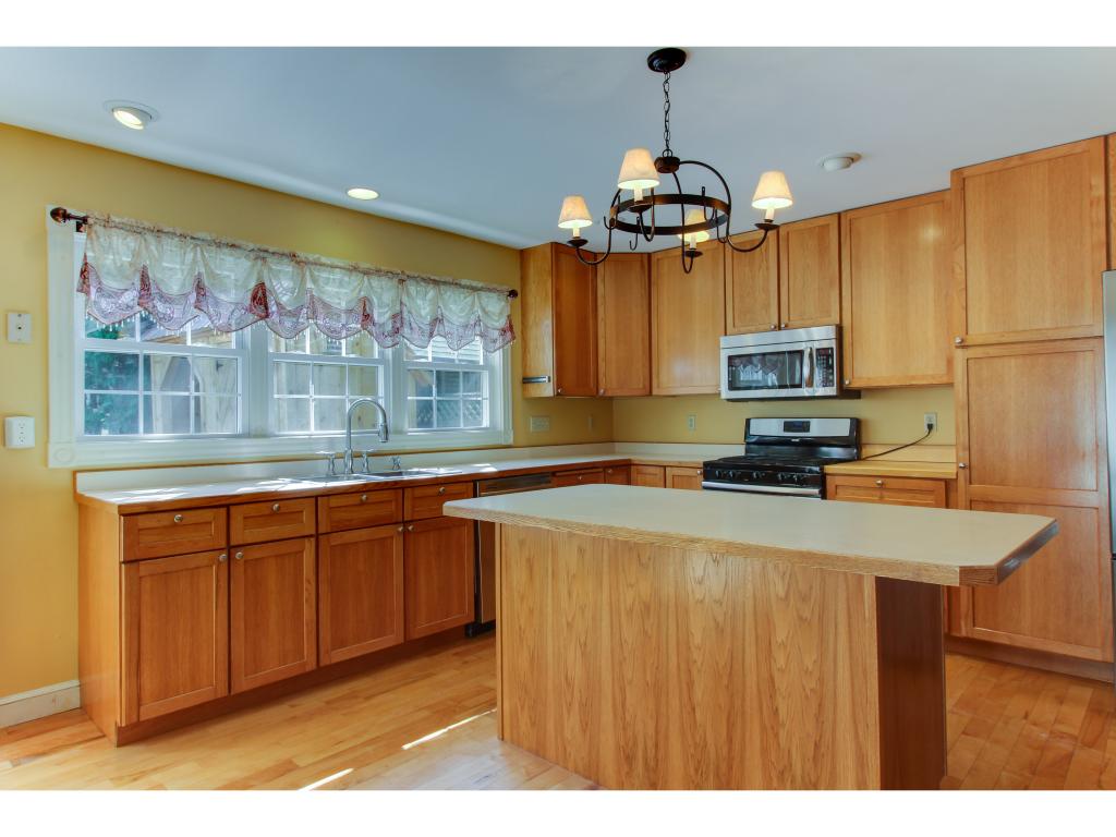 43 Messenger Street St. Albans, VT 05478 - Photo 3 of 34 Gallery Image 3
