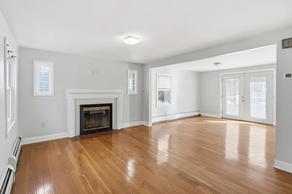 $345,000 | 153 Elm Street, East Longmeadow, MA 01028