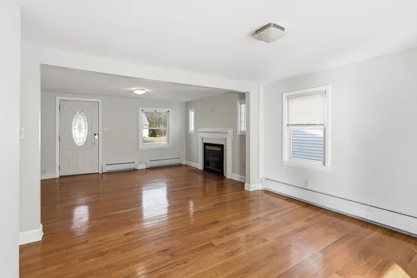 $345,000 | 153 Elm Street, East Longmeadow, MA 01028