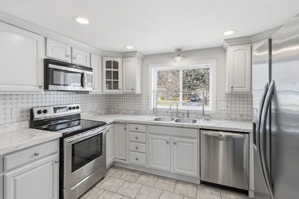 $345,000 | 153 Elm Street, East Longmeadow, MA 01028