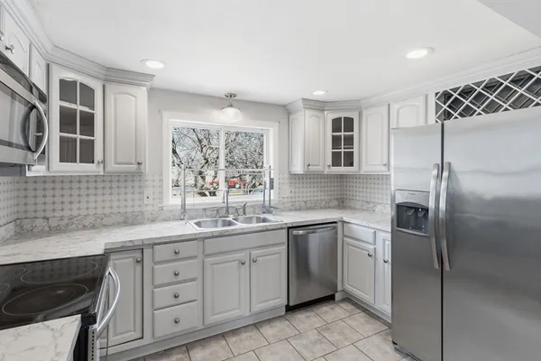 $345,000 | 153 Elm Street, East Longmeadow, MA 01028