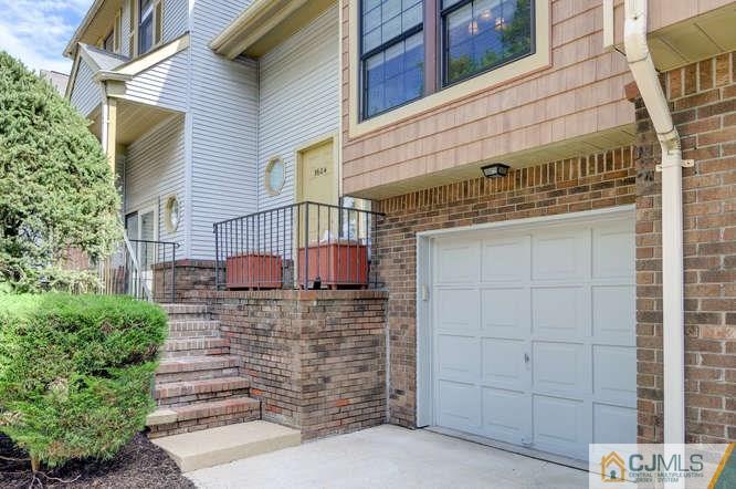 3604 Springbrook Drive, Unit 3604 Edison, NJ 08820 - Photo 3 of 23 Gallery Image 3