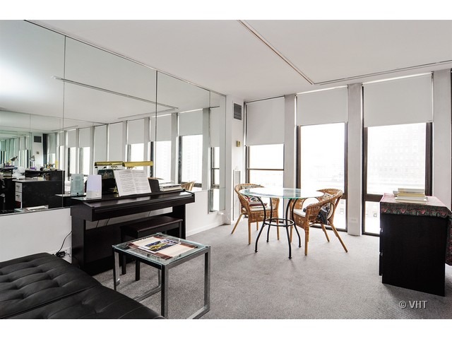 1 East Scott Street, Unit 1402 Chicago, IL 60610 - Photo 6 of 8