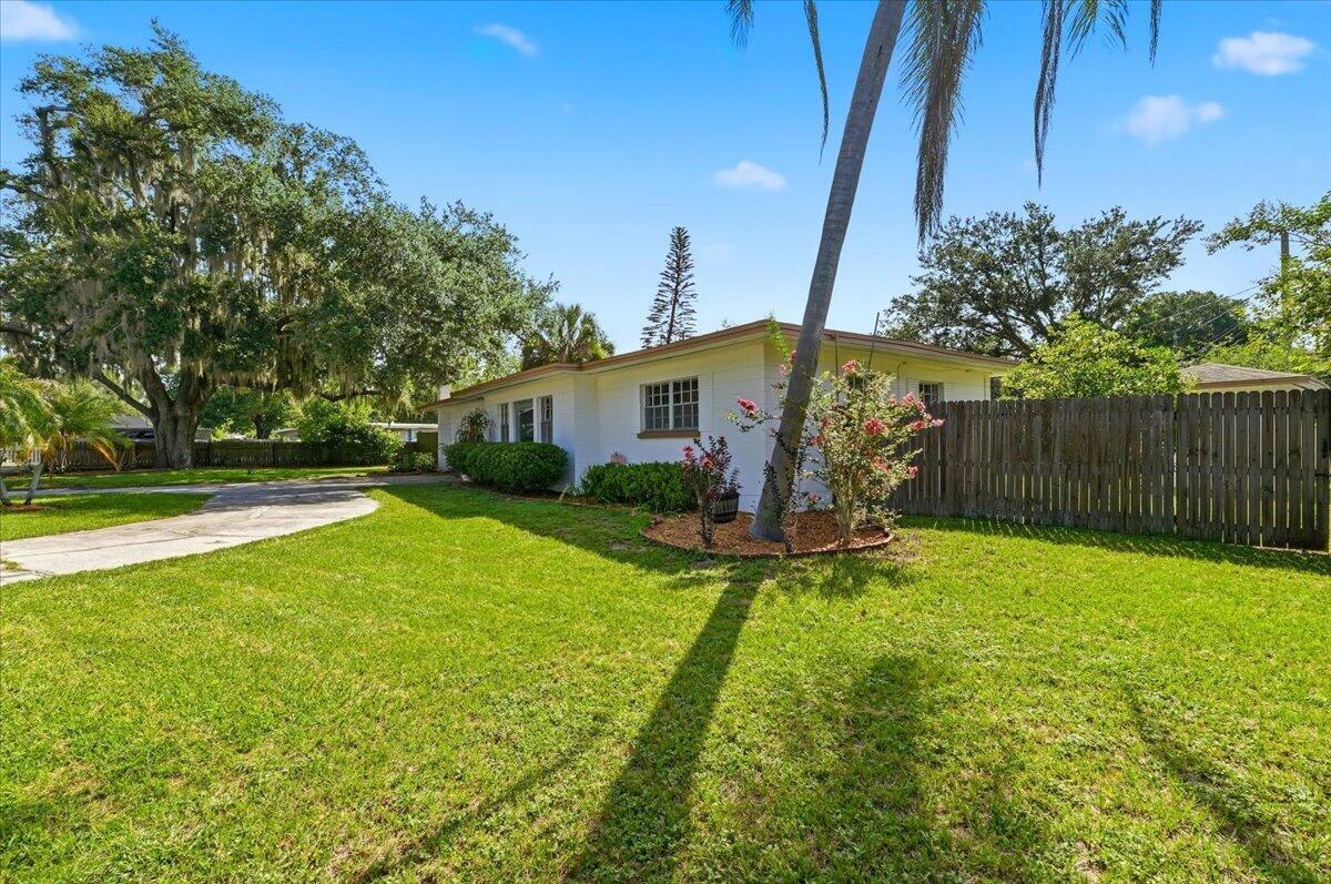 1408 New Jersey Road Lakeland, FL 33803 - Photo 7 of 58 07-Exterior Front