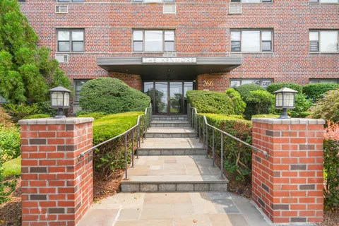 a view of building with outdoor space