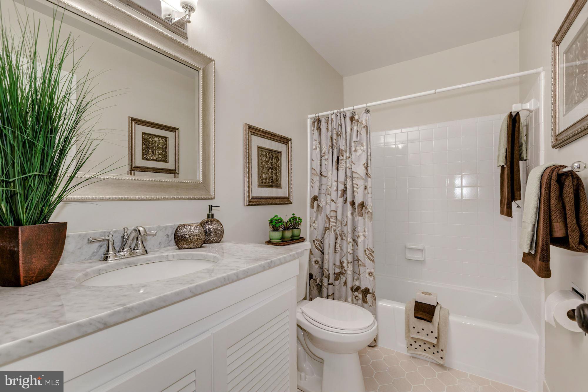 6727 Baron Road McLean, VA 22101 - Photo 22 of 30 Bath