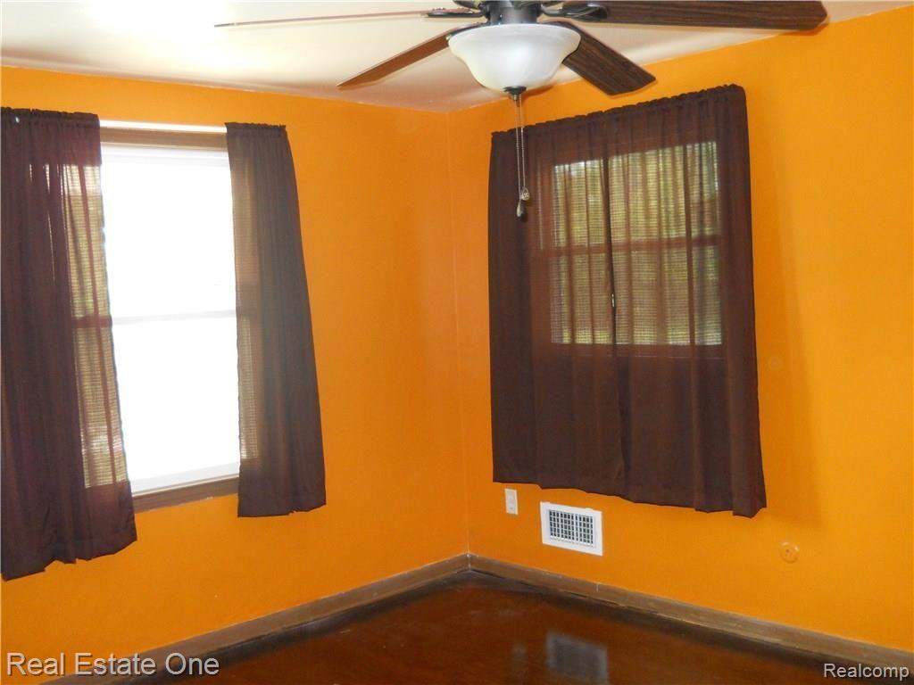 28200 Bell Road Southfield, MI 48034 - Photo 17 of 24 200.JPG