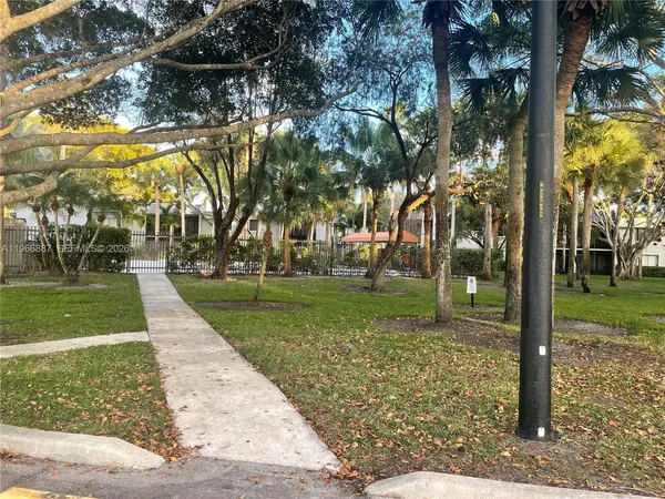 $2,600 | 16571 Blatt Boulevard, Unit 204, Weston, FL 33326