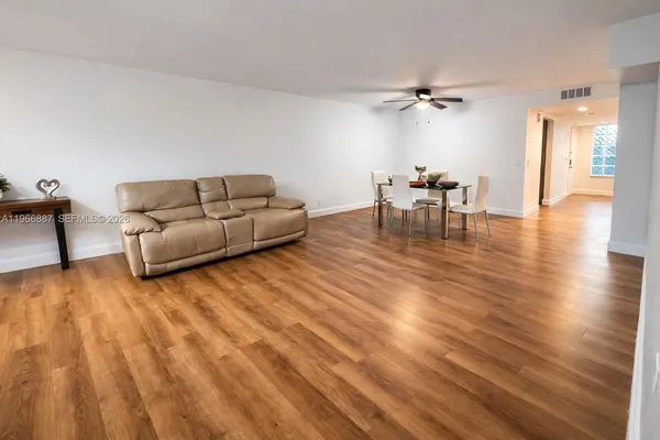 $2,600 | 16571 Blatt Boulevard, Unit 204, Weston, FL 33326