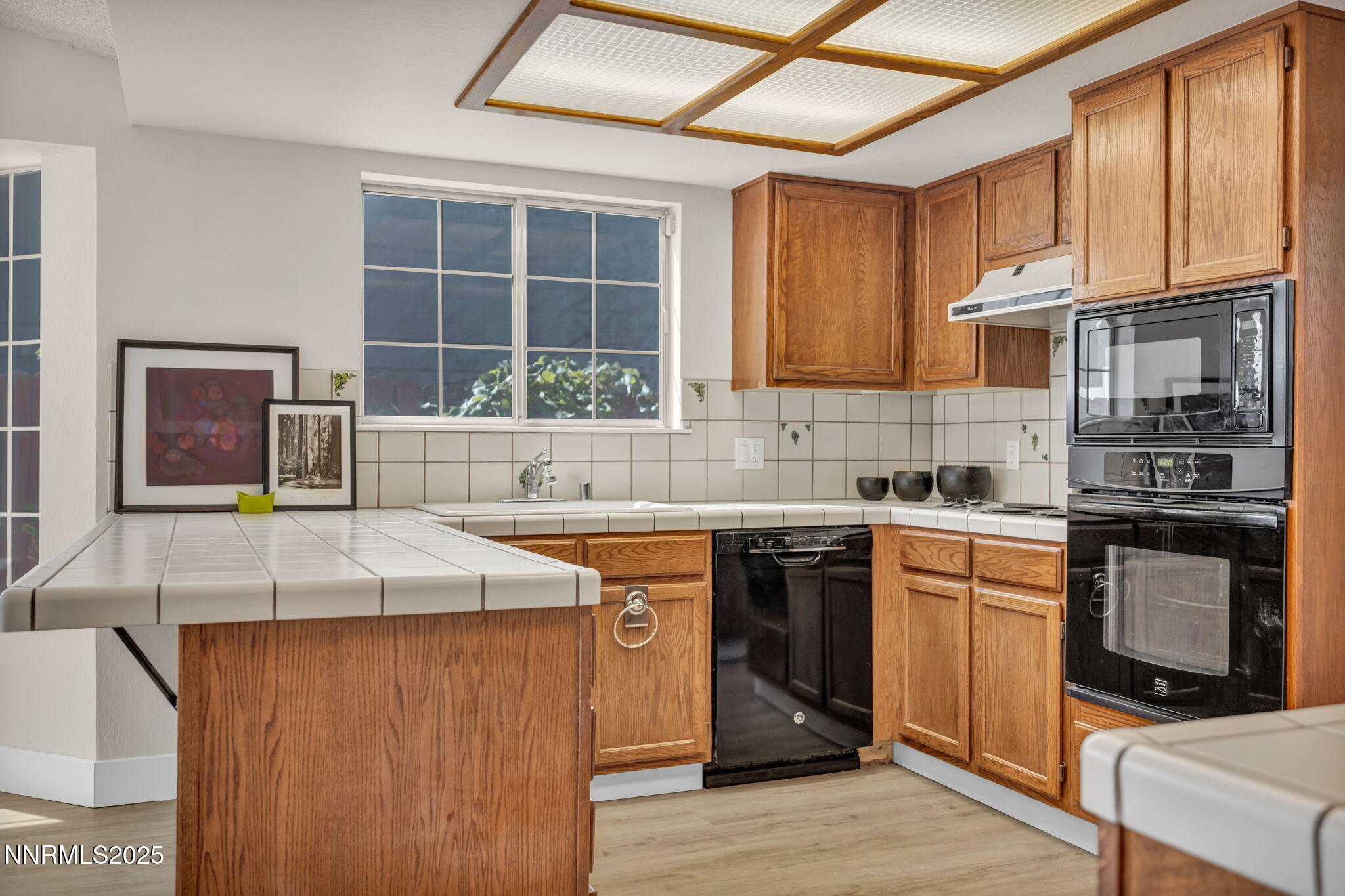 1664 Shadow Wood Road Reno, NV 89523 - Photo 6 of 43 Kitchen