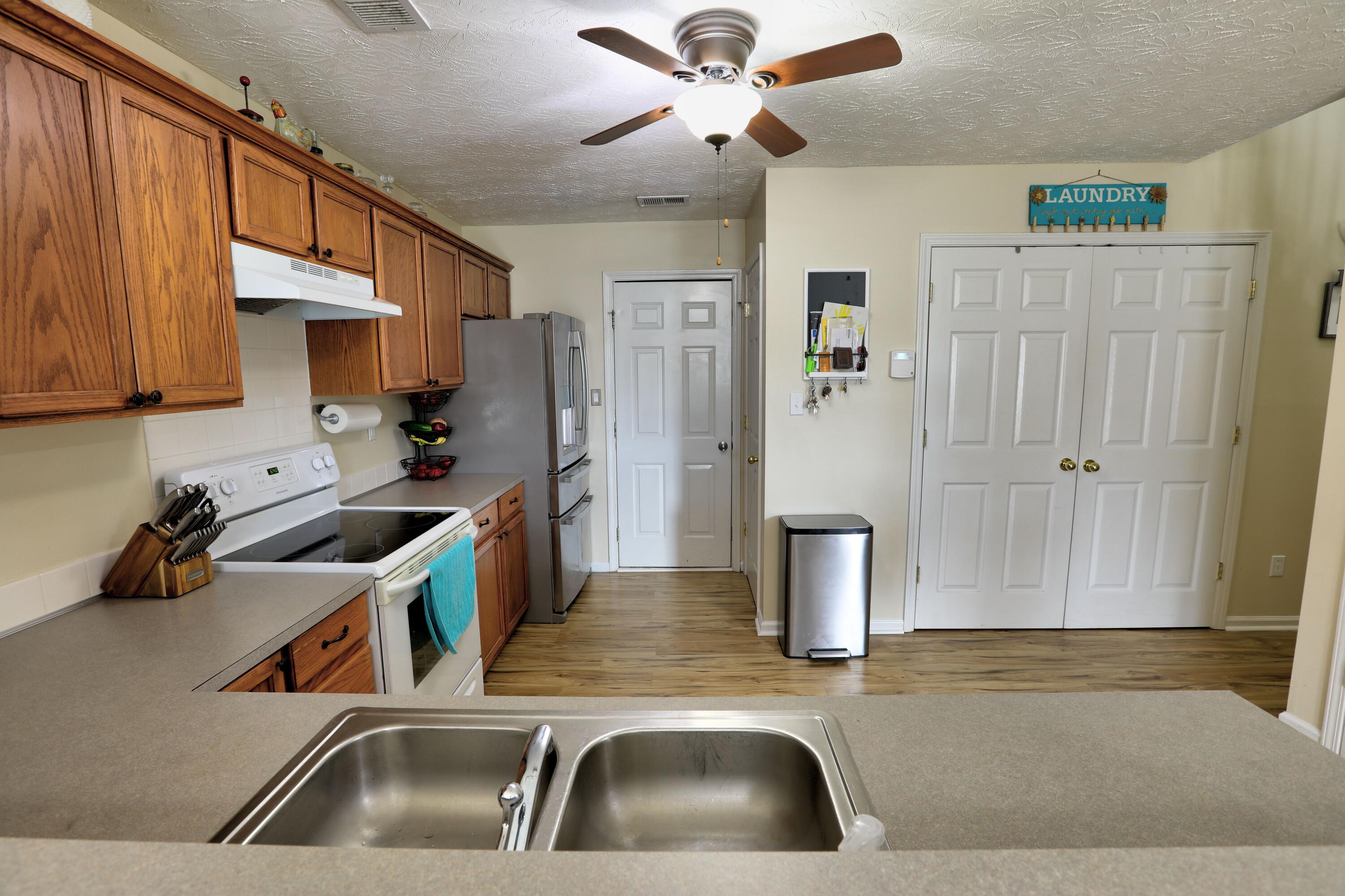 208 Strawberry Fields Road Lexington, KY 40516 - Photo 10 of 26 D49A5470_1_2_3_4