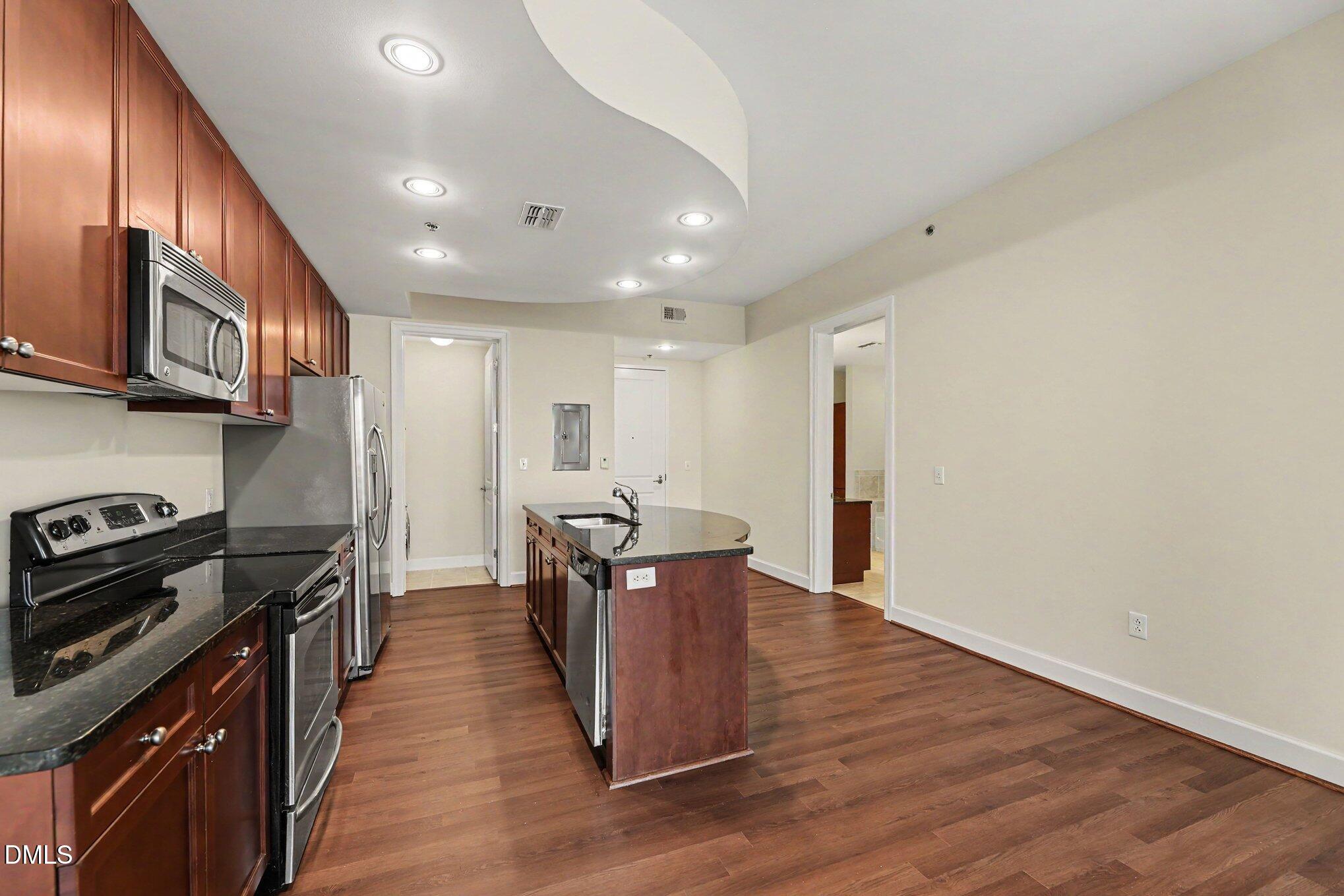 301 Fayetteville Street, Unit 2602 Raleigh, NC 27601 - Photo 11 of 37 006_file_1238